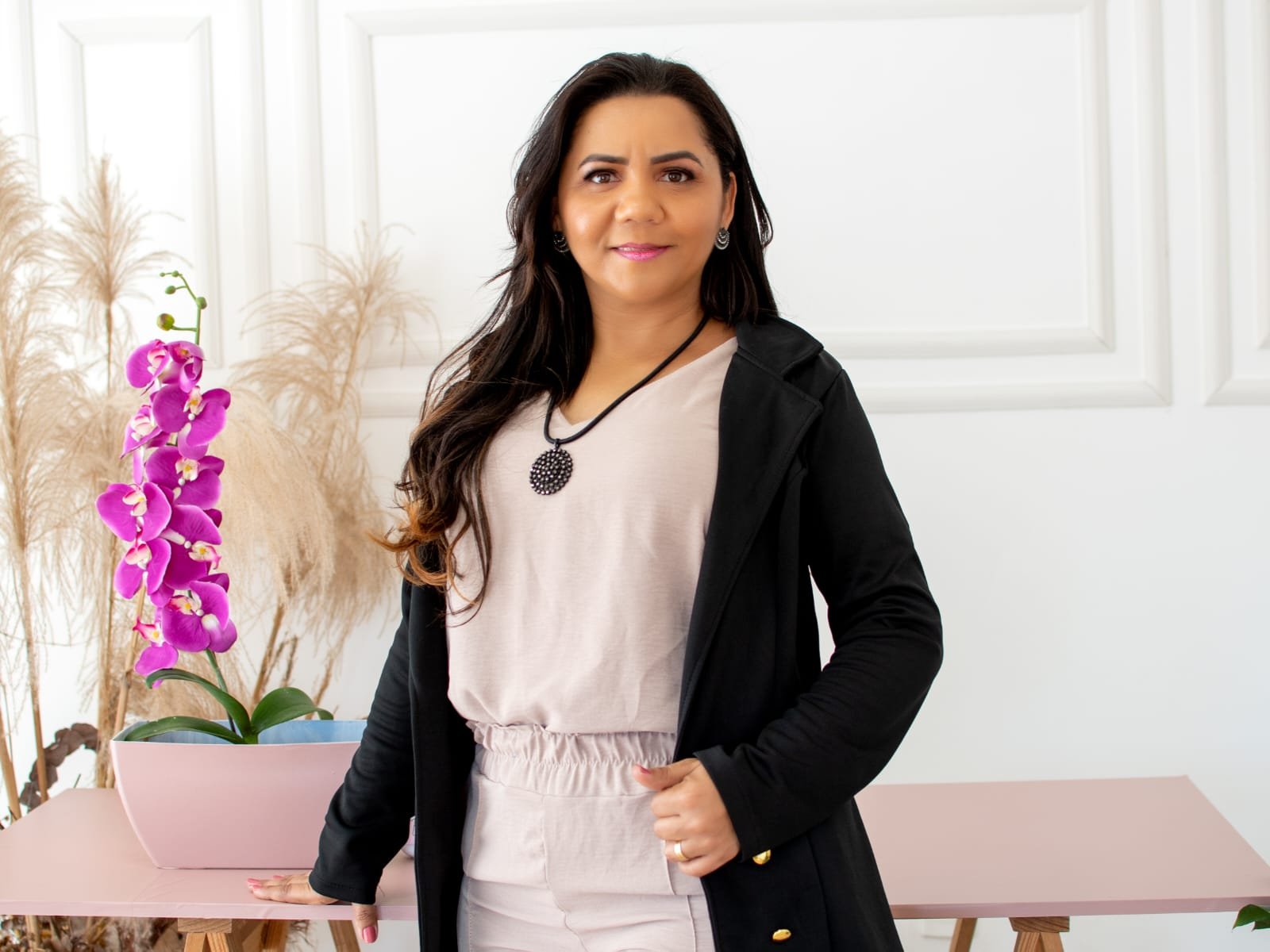 Joetina Souza em seu ambiente profissional